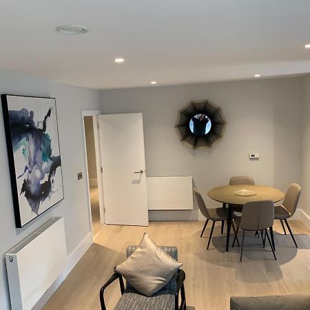 הונסלו Heathrow North Apartments By Charles Hope מראה חיצוני תמונה