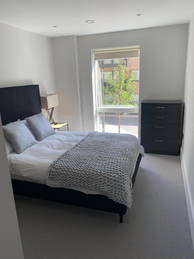 הונסלו Heathrow North Apartments By Charles Hope מראה חיצוני תמונה